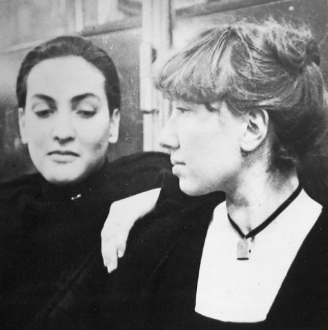 *Meret Oppenheim und Irène Zurkinden*